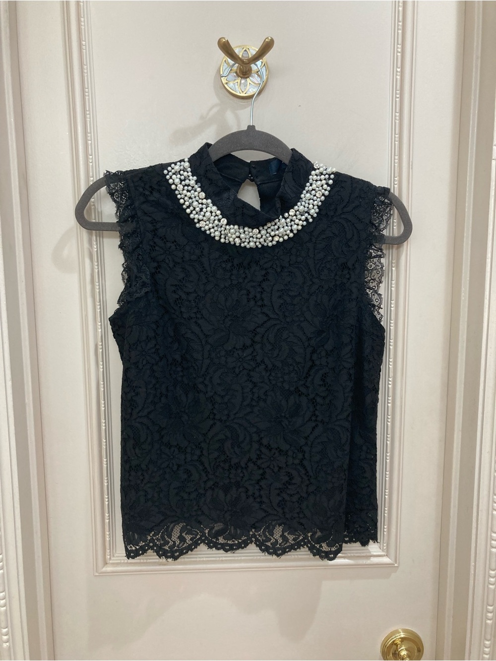 Jeweled Neckline Sleeveless Top